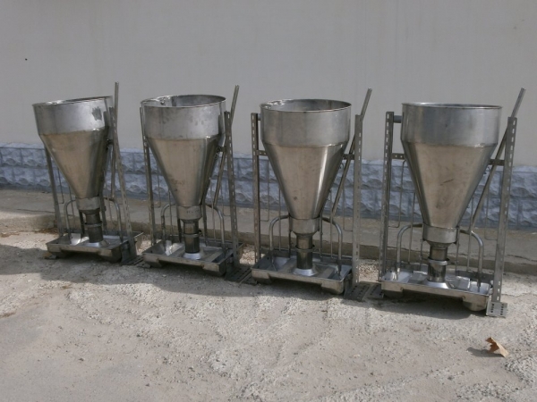 Feeder (feeding machine) with humidification system feed (stainless steel)