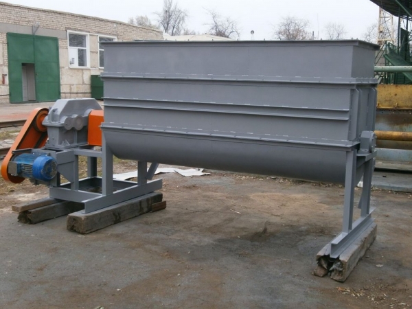 Mixer for animal feed