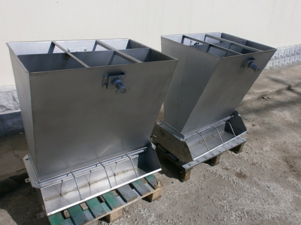 Order completed: Adjustable Double-Sided Stock feeders with Stainless Steel Trough.