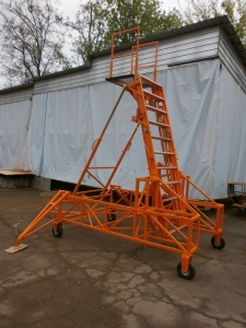 aircraft maintenance ladders