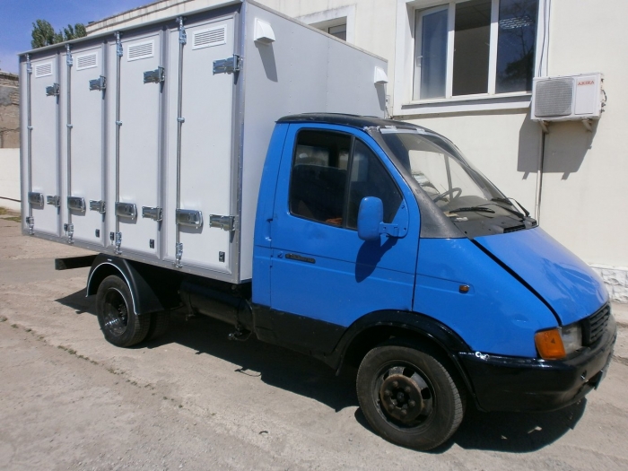 Изготовлен и смонтирован на автошасси ГАЗ 3302 4-х дверный изотермический хлебный фургон на 120 лотков