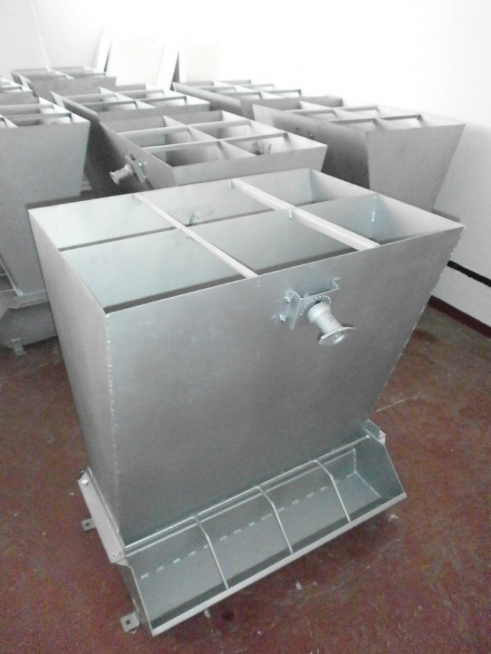 Controlled Pig Feed Trough, with two-sided.