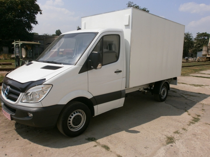 insulated Bakery Delivery Van with holding capacity of 120 bakery cases (4-door box) based on Mercedes Sprinter 313 light truck frame