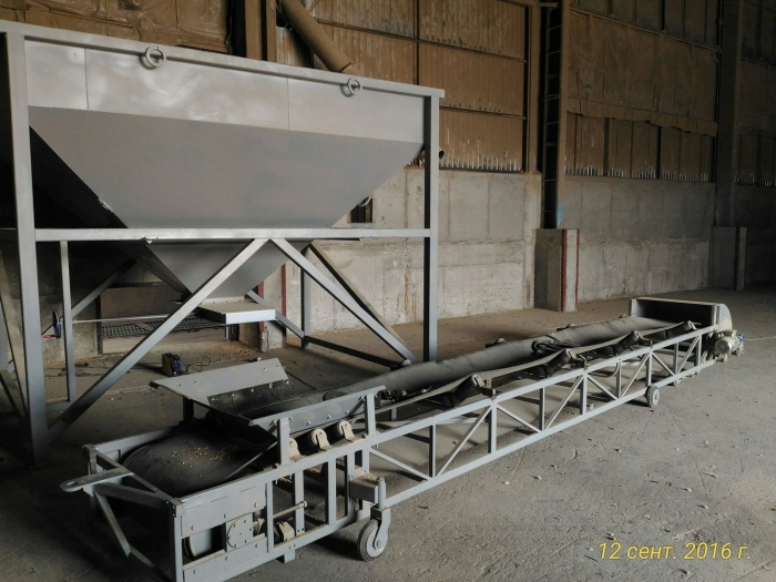 conveyors for transportation of bulk dry products