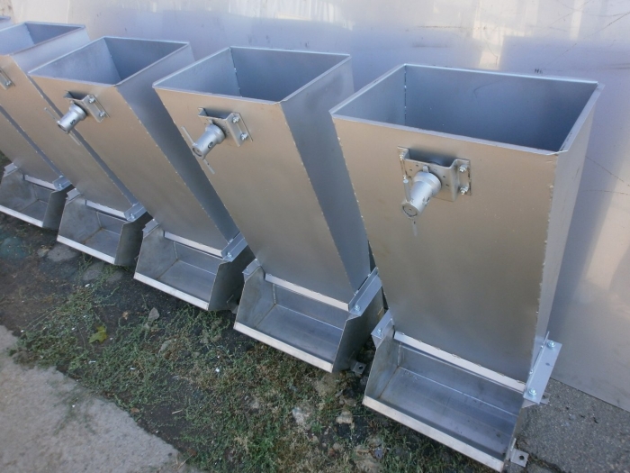 Double-sided Optimized Adjustable Stock feeders with Stainless Steel Trough