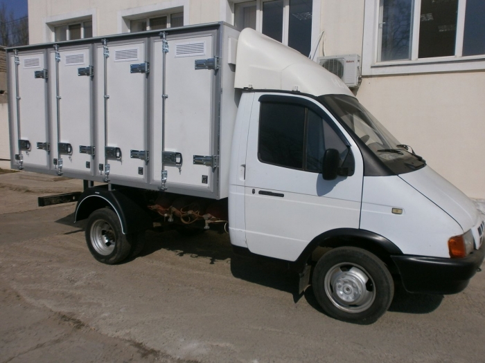 a Bread van with a capacity of 96 trays (4-door) on the chassis of GAZ-3302