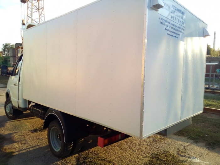 4-door isothermal bread van for 96 trays on the chassis of the GAZ 3302
