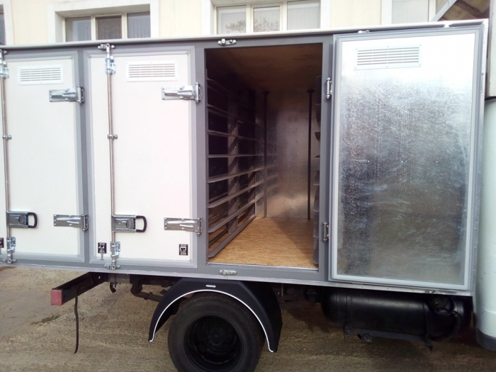 4-door bread isothermal van on 96 trays on the chassis of GAZ 3302