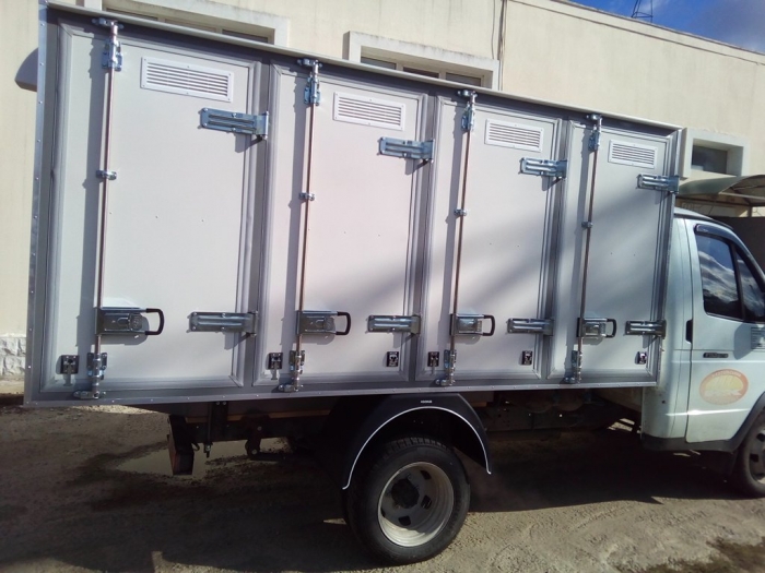 4-х дверный изотермический хлебный фургон на 96 лотков