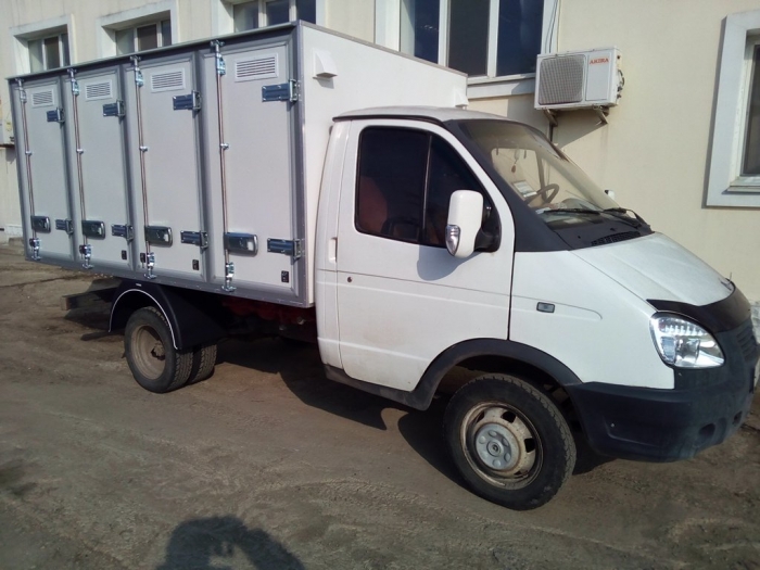 4-х дверный изотермический хлебный фургон на 96 лотков на шасси автомобиля ГАЗ 3302
