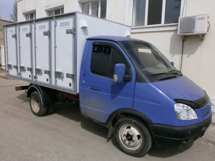 4-х дверный изотермический хлебный фургон на 96 лотков изготовлен и смонтирован на шасси автомобиля ГАЗ 3302