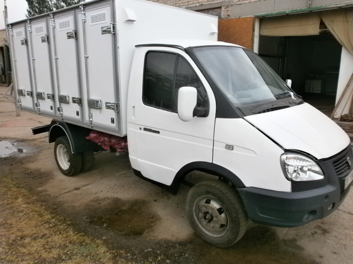 4-ти дверный изотермический хлебный фургон на 96 лотков на шасси автомобиля ГАЗ 3302 (Газель)