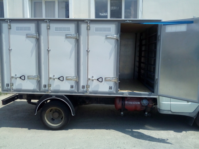 4-х дверный хлебный фургон на 96 лотков, на базе автошасси ГАЗ 3302