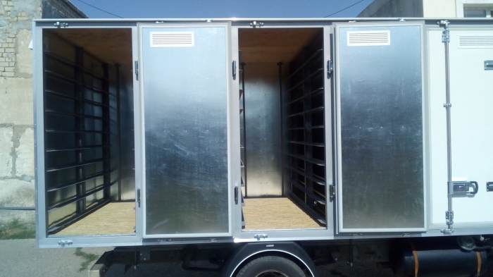 5-ти дверный изотермический хлебный фургон на 150 лотков на автошасси ГАЗ 330202