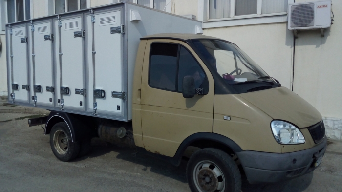 4-х дверный изотермический хлебный фургон на 84 лотка на шасси автомобиля ГАЗ 3302