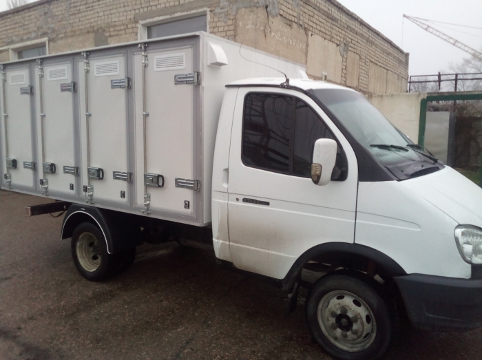 4-х дверный изотермический хлебный фургон на 96 лотков на автошасси ГАЗЕЛЬ 3302
