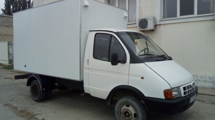 2-х дверный изотермический промтоварный фургон и смонтирован на автошасси ГАЗ-3302